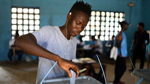 Sierra Leone votes for new leader in hope of ending economic crisis