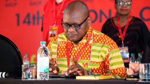 SA: Premier Makhura clamps down on illegal activities in the inner-city