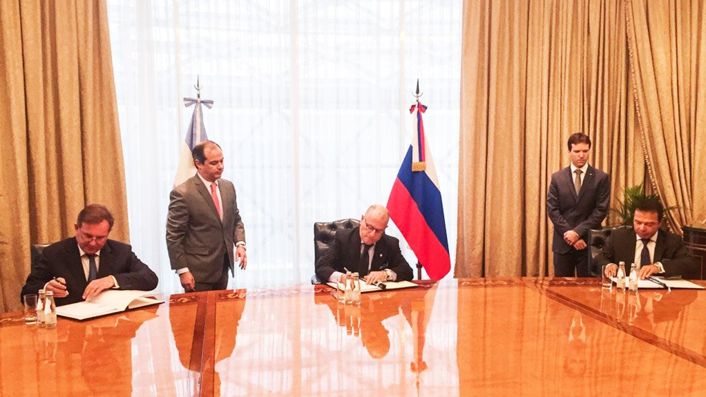 SIGNING CEREMONY
The memorandum confirms the interest of Argentina in the development of the most efficient technology applied to uranium production – in-situ recovery
