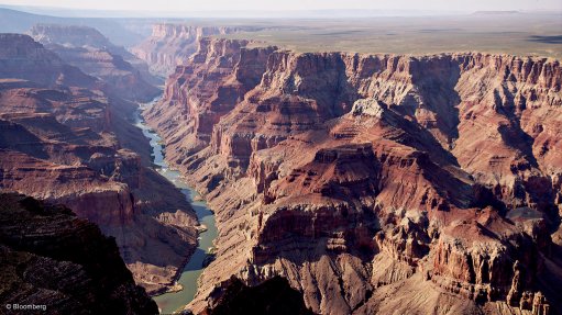 GRAND CANYON CLAIMS
Mining industry trade groups want a ban on new uranium mining claims on land adjacent to the Grand Canyon, reviewed 