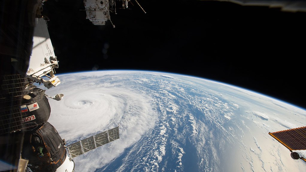 UNRIVALLED VIEW, UNRIVALLED INFORMATION A hurricane, photographed from the International Space Station