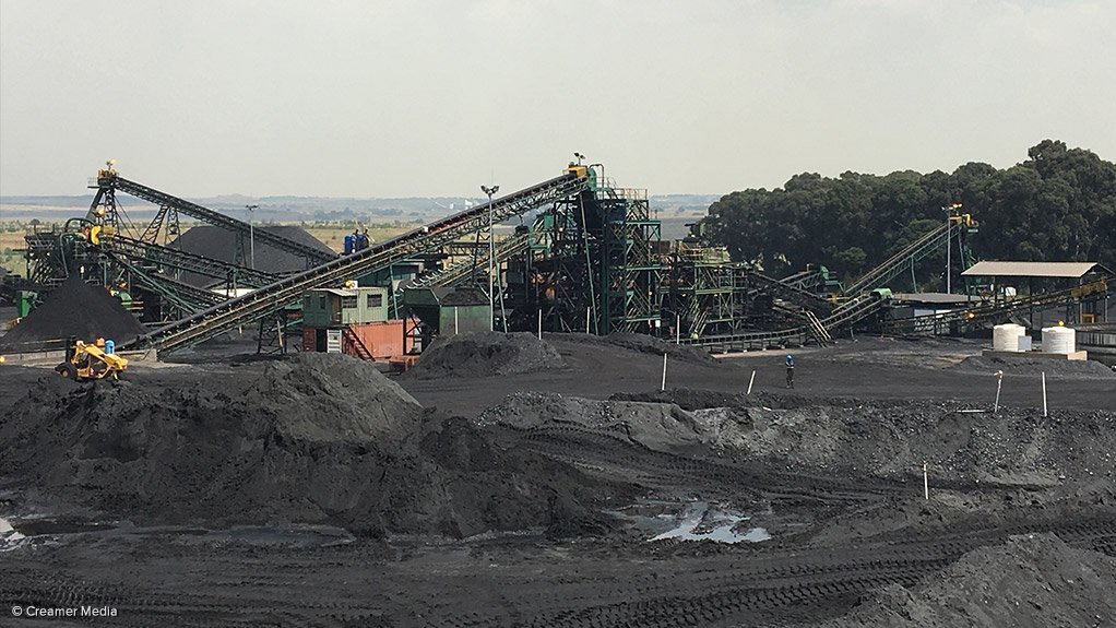 ELANDSPRUIT PROCESSING PLANT The run of mine feed capacity of the Elandspruit processing plant has been increased to 200 000 t/m, with the approximate remaining tonnage either sold as raw product, or blended