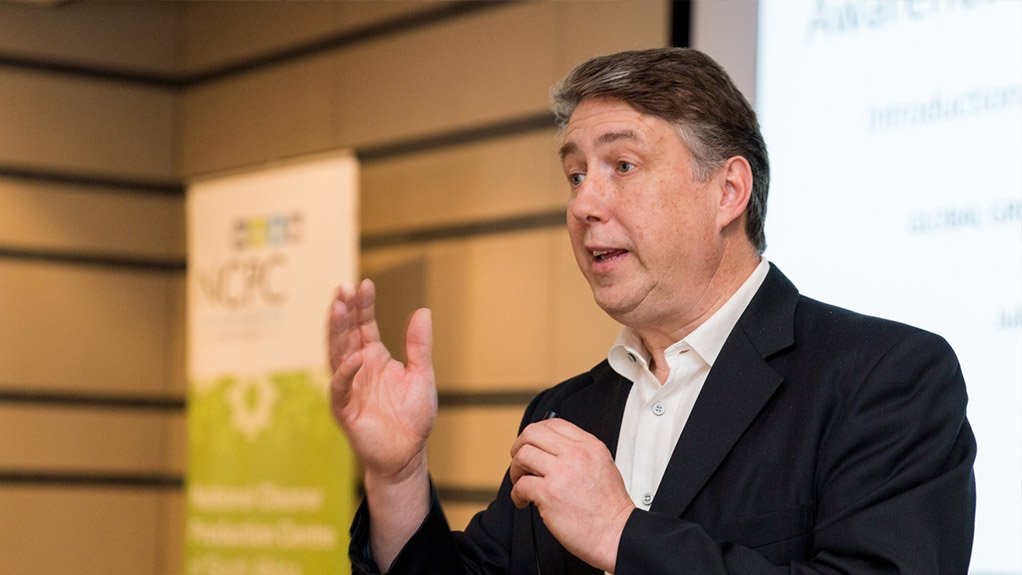 Prof Paul Anastas Yale University, a key speaker at the National Cleaner Production Centre South Africa Green Chemistry Workshop and known as the “father of green chemistry”.
