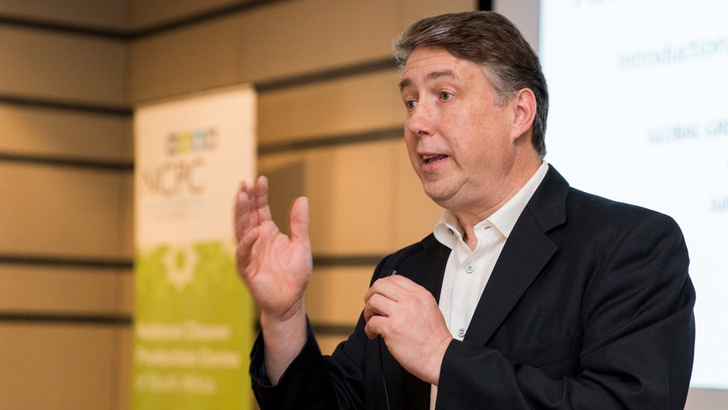 Prof Paul Anastas Yale University, a key speaker at the National Cleaner Production Centre South Africa Green Chemistry Workshop and known as the “father of green chemistry”