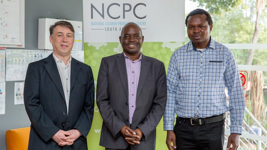 Prof Paul Anastas Yale University, Ndivhuho Raphulu National Cleaner Production Centre South Africa and Dr Alufelwi Tshavhungwe Department of Science and Technology
