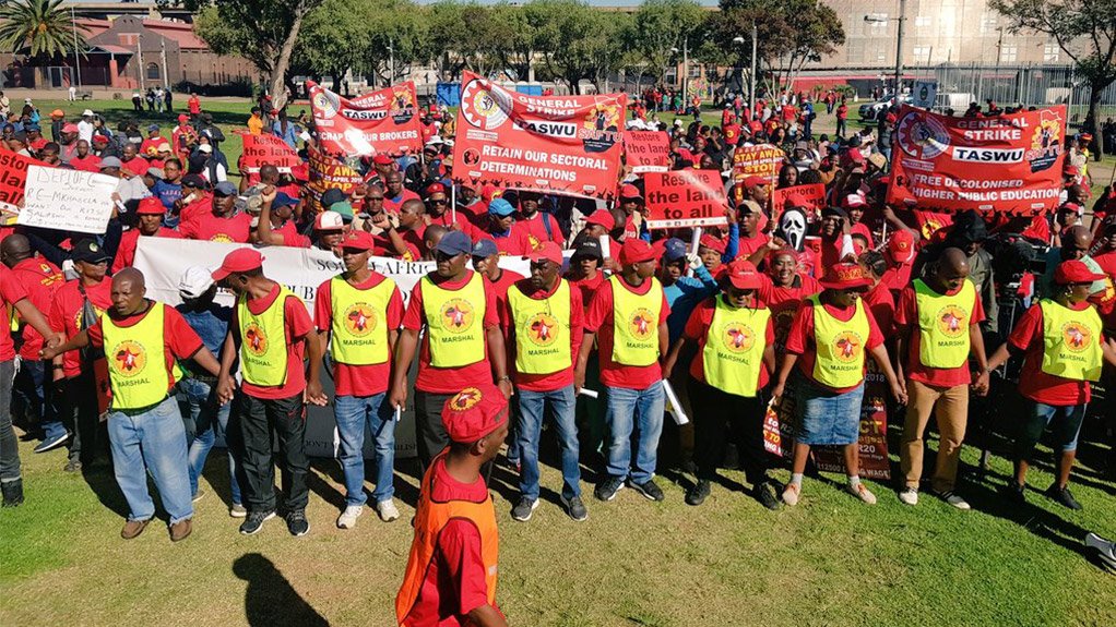  Thousands of workers gather in central Johannesburg for Saftu march