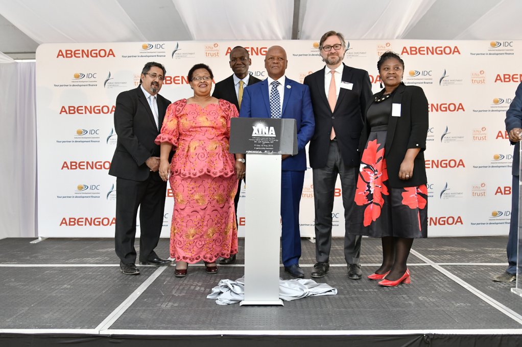 Radebe officiates at launch of R9.4bn Xina Solar One plant
