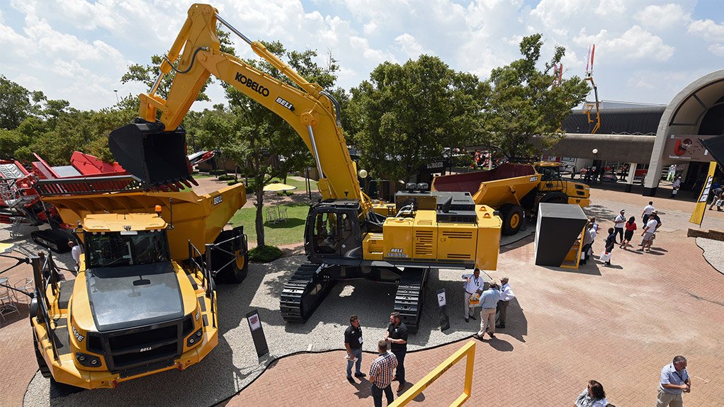 EXPANDING RANGE 
Bell Equipment is extending its excavator range with the addition of new Kobelco excavators