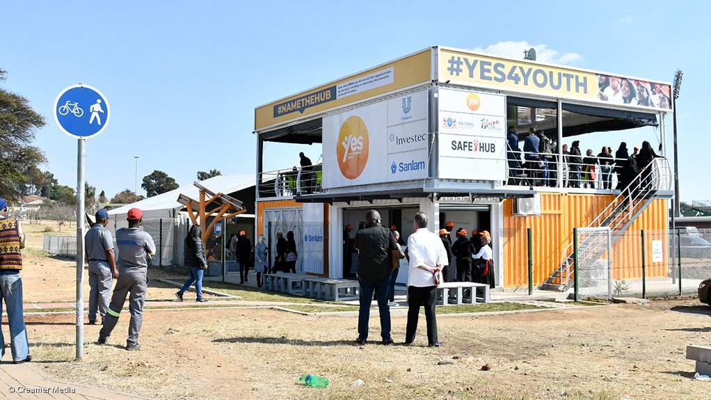 First Youth Employment Service community hub launched in Gauteng