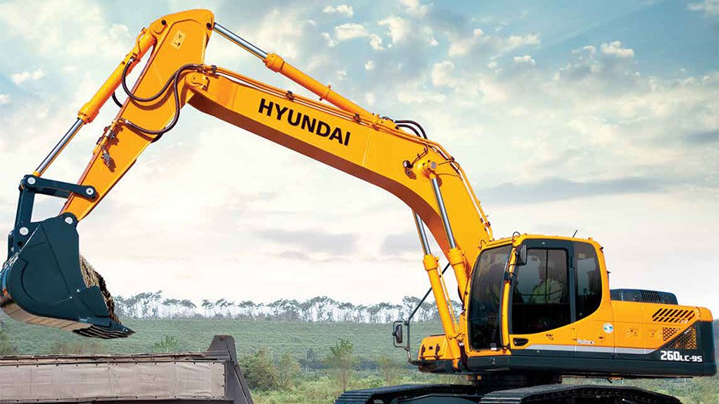 NEW STOCK HPE Africa imported the Hyundai R260LC-9S crawler excavator for the first time and received the stock in March 2018