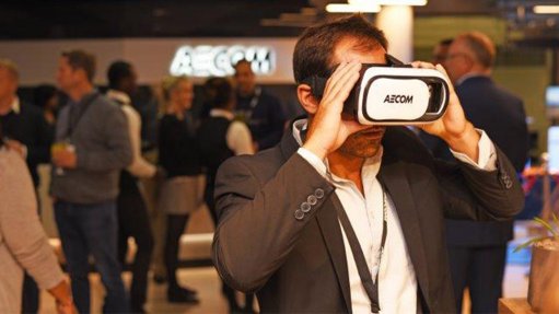 FUTURE VISION 
AECOM’s The Digital Future event at its KwaZulu-Natal office gave attendees the opportunity to walk through three different virtual reality scenes, showcasing current AECOM projects 