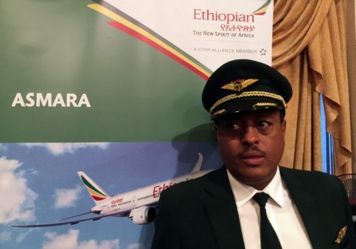 First Ethiopian flight in 20 years lands to cheers in Eritrea