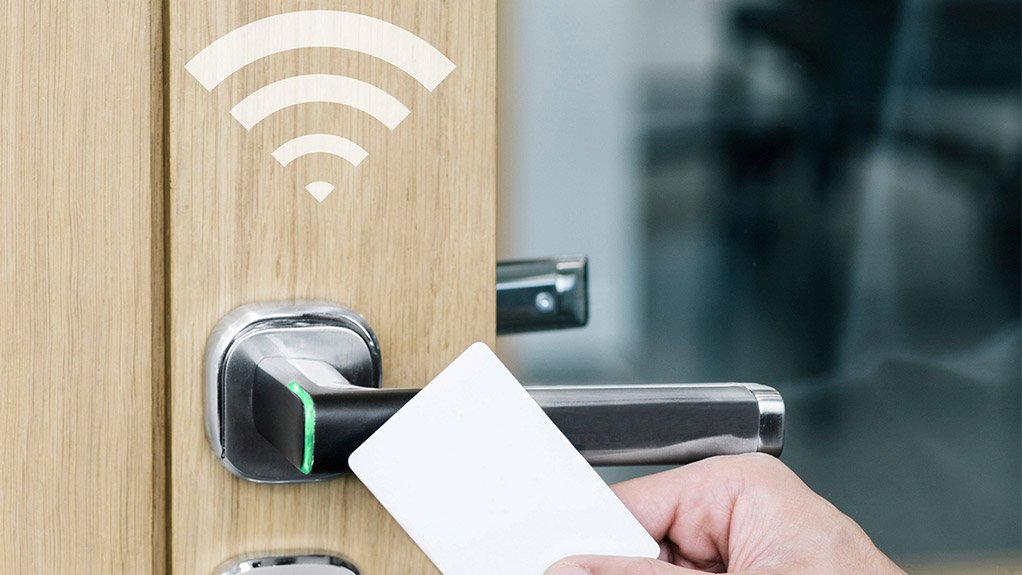 New Aperio® H100: Wireless access control technology inside a stylish door handle
