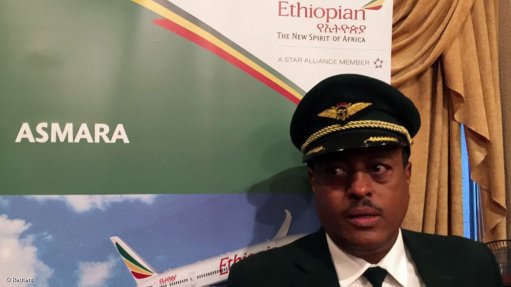 Flags, flowers greet first Ethiopia-Eritrea flight in 20 years