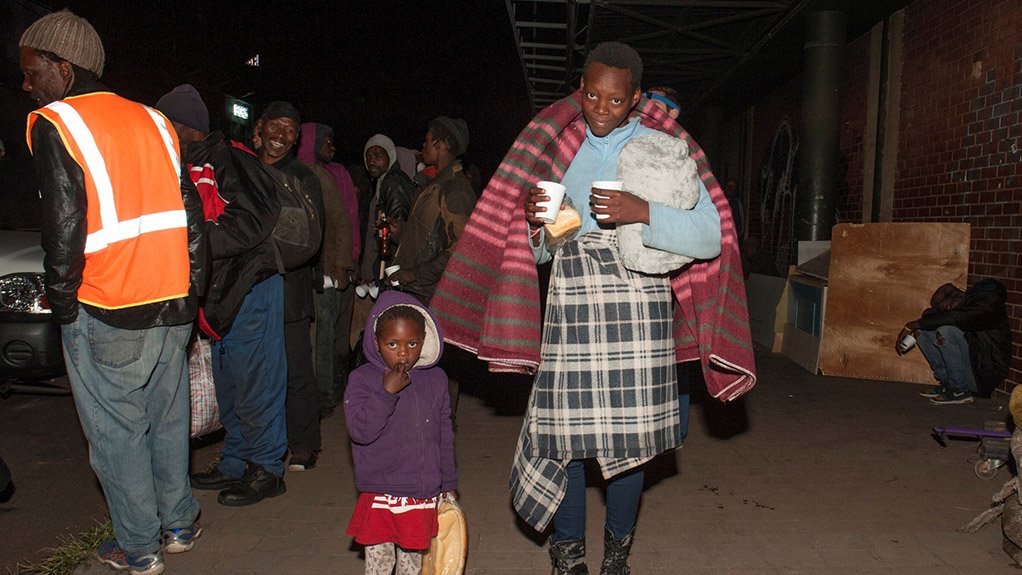 Spreading warmth this winter - Atlas Copco and Paballo Ya Batho join forces to get blankets to the homeless