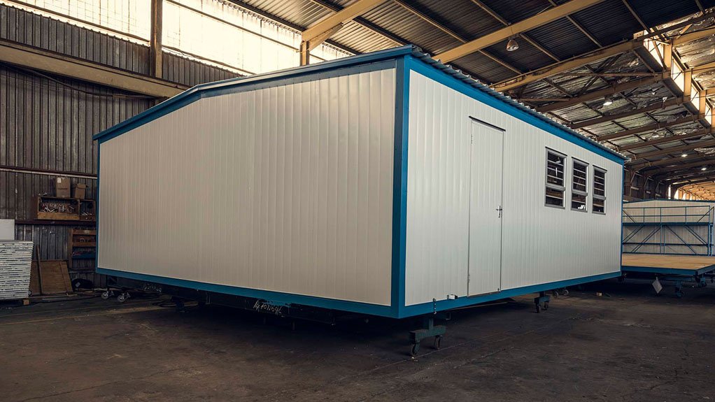 IN-HOUSE PREABRICATION 
Kwikspace’s erection capability allows it to prefabricate and transport modular units to sites, reducing downtime for clients