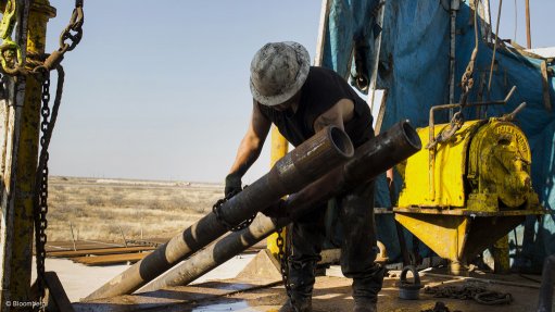 NEW OIL 
Uzbekistan is getting a new five-million tons a year oil refinery