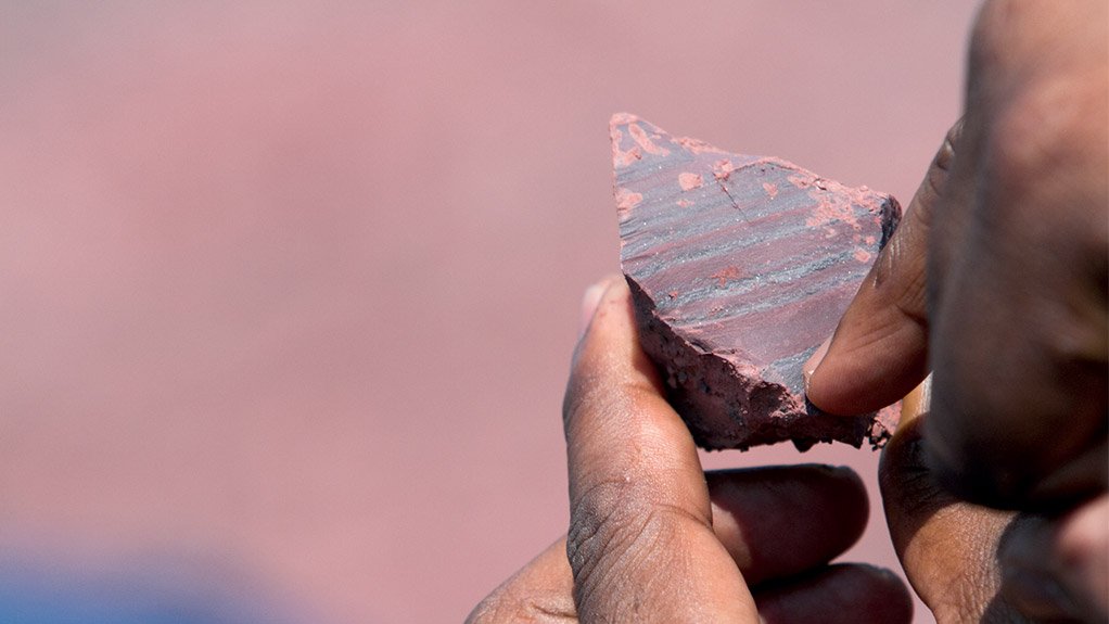 HIGH-GRADE MANGANESE
Maxtech Ventures’ two specific licence areas have shown the potential for high-grade manganese mineralisation of up to 70% manganese
