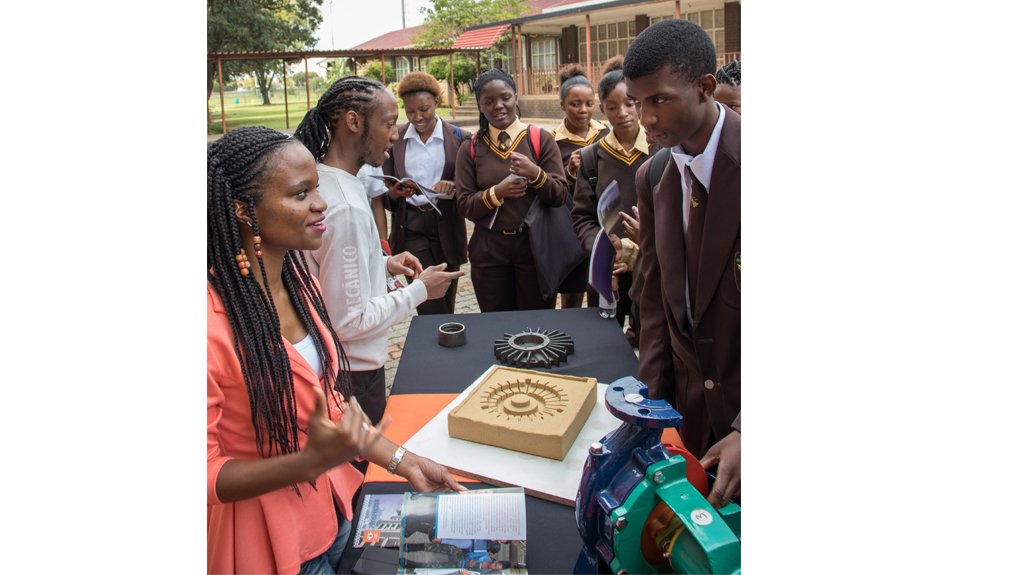 SCHOOL PROGRAMME 
A key focus area for the South African Capital Equipment Export Council is its school programme through which retired artisans assist students with practical skills in the workshop for a variety of trade disciplines 