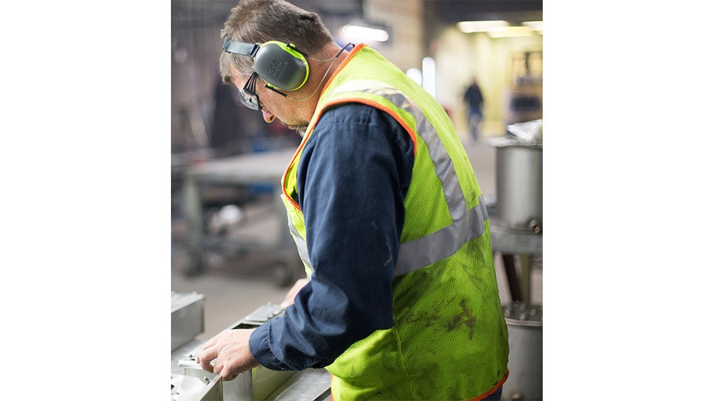 ACTIVE LISTENING 
3M’s range of Peltor communications headsets can be used in a number of environments and meets most safety requirements for both communication and hearing 