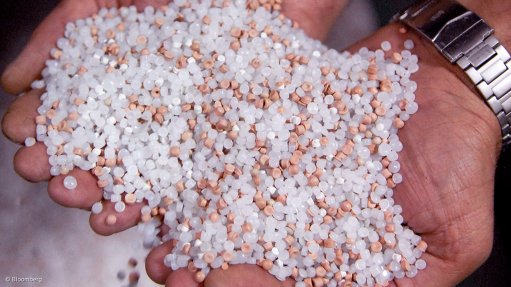 PROBLEMATIC PELLETS
Pellet, flake and powder loss has several negative impacts on individual companies, the plastics industry as a whole and the environment 	
