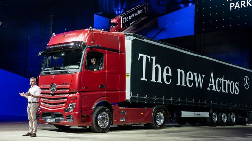 No side-mirrors for new Actros truck, digital cab unveiled