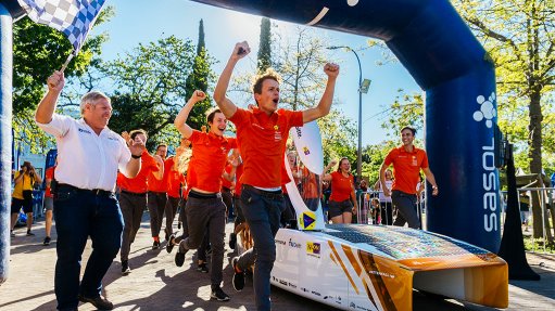  Dutch team Nuon outruns Japan’s Tokai to take gold in Sasol Solar Challenge