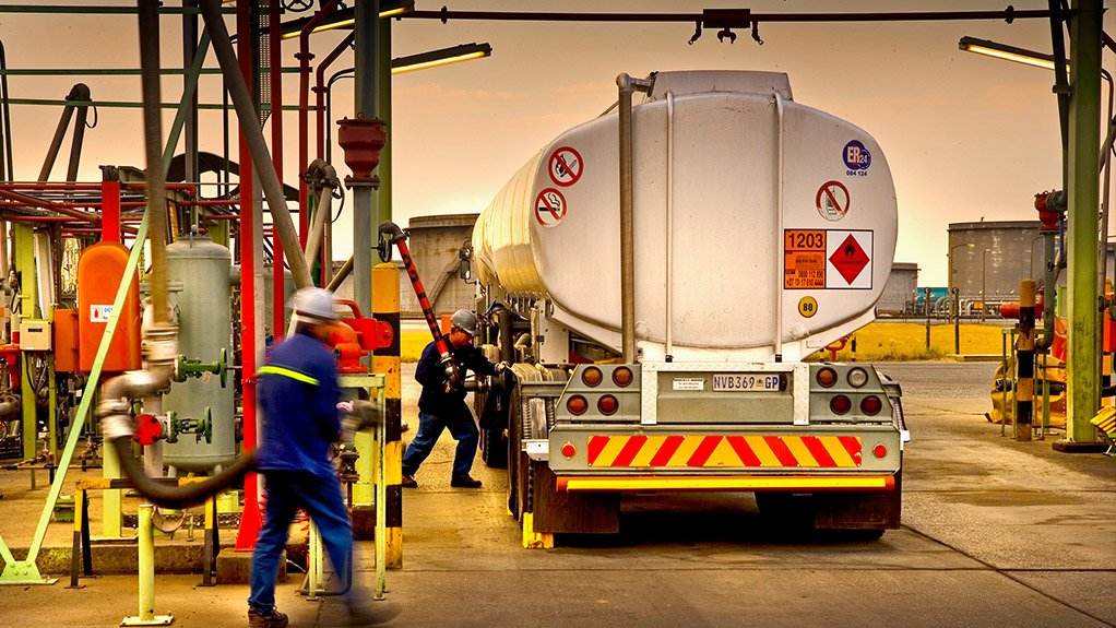 LOWER VOLUMES
Liquid fuels sales volumes for Sasol were down 2% as a result of lower production volumes and a challenging local retail liquid fuels market
