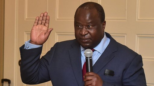 DA: Tito Mboweni needs to get a grip, and start acting like a finance minister, in SA