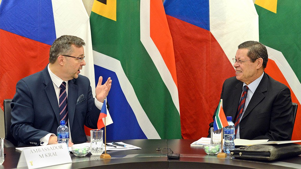 Czech Deputy Minister of Foreign Affairs Martin Tlapa & South African Deputy Minister of Foreign Affairs Luwellyn Landers