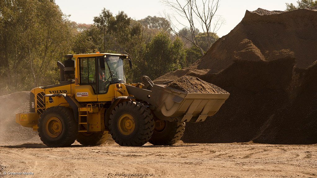 ALL-IN-ONE SERVICE
FHS offers a fully customised service kit system for all forms of heavy earthmoving equipment