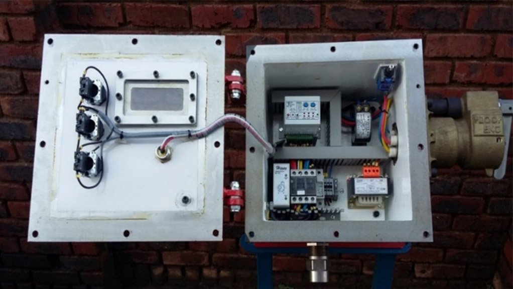 The Electrical Control Panel showing the control relays if 
connected correctly HAZLETON PUMPS guarantees 
that the pump will not burn out

