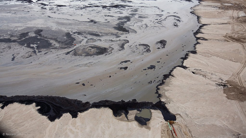If you can't pipe it, refine it: Alberta seeks oil glut solution 
