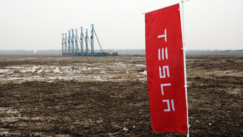 Elon Musk sees a future in China for Tesla, and it's muddy 