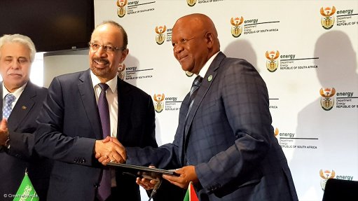 Kingdom of Saudi Arabia’s Energy, Industry and Mineral Resources Minister Khalid Al-Falih with South Africa's Energy Minister Jeff Radebe