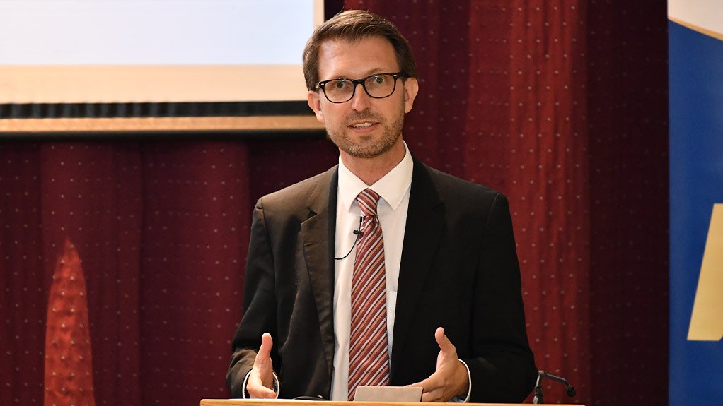 Dr Tobias Bischof-Niemz