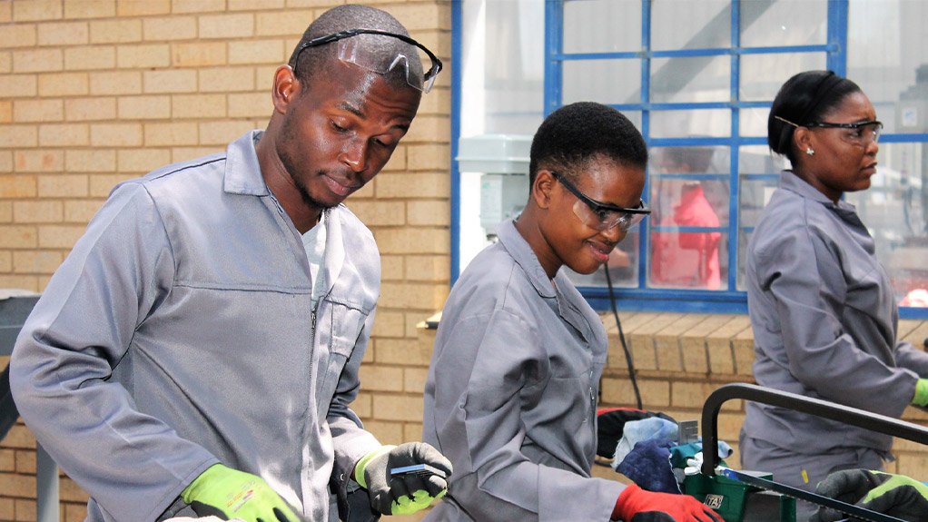 It’s a 100% pass rate for thyssenkrupp apprentices