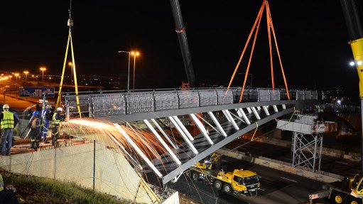 The new pedestrian bridge over the N1 at Erasmusrand will soon be ready for use by pedestrians and cyclists near Hoërskool Waterkloof, in Pretoria