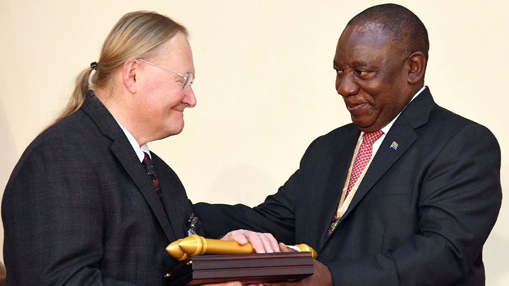 President Cyril Ramaphosa bestows the Order of Baobab in Silver to Dr Ray and Mrs Dora Phillips (Posthumous) represented by Raymond Bruce Phillips