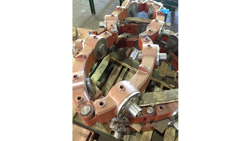 INDUSTRIAL USES 
Fabricated pressure rings for use in industrial smelters
