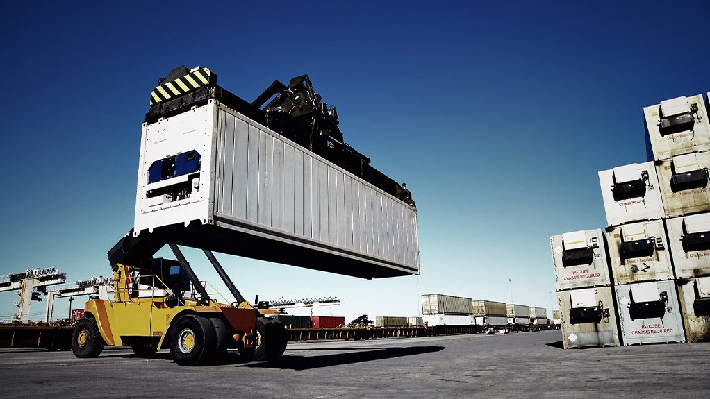 How fleet management can offset cross-border delivery risks 
