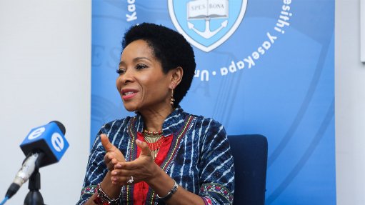 'Role model par excellence' – UCT vice-chancellor receives honorary degree from UK university