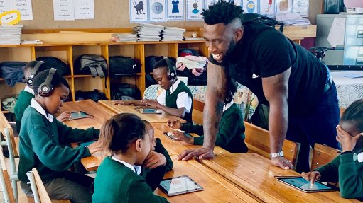 iSchoolAfrica partners with Siya Kolisi and iStore to bring iPads to township school