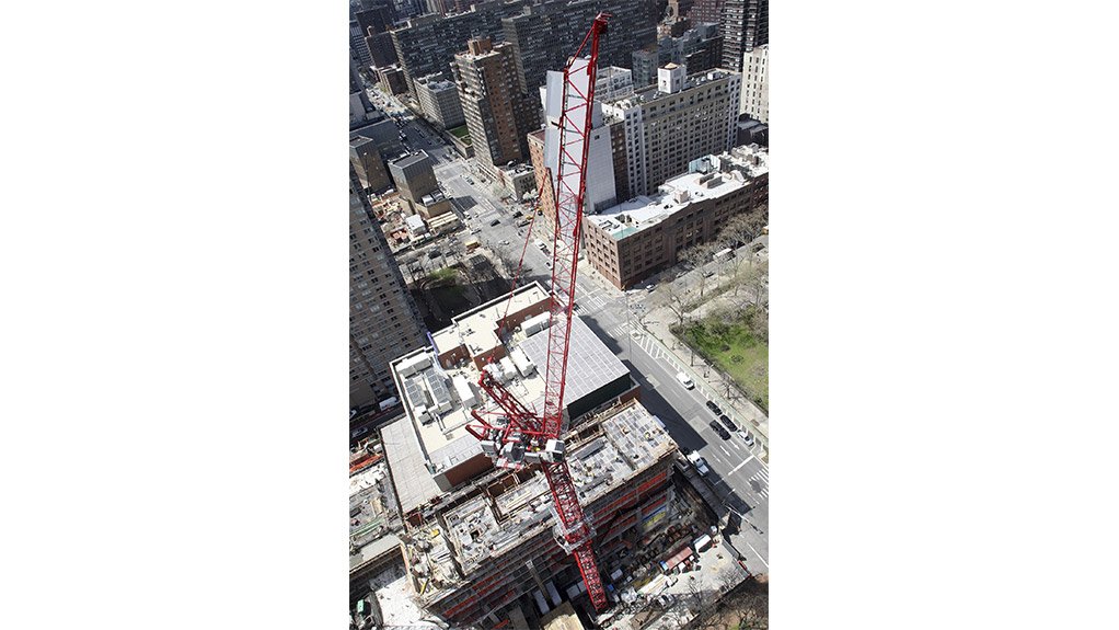 Luffing Jib Crane Offers Fast Lifting Speeds