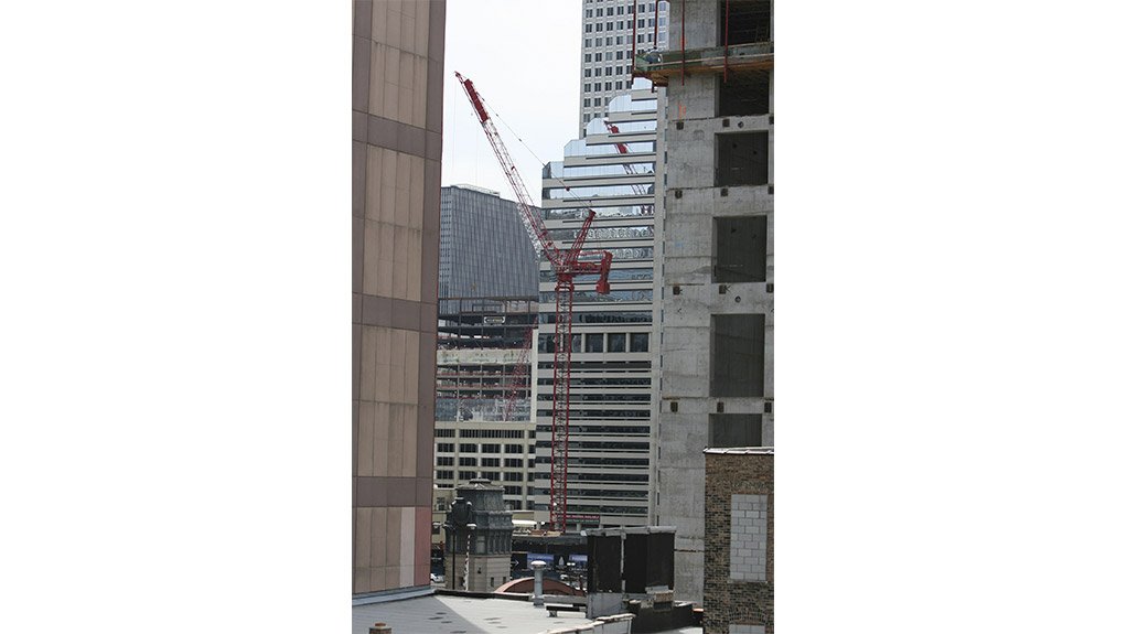 Luffing Jib Crane Offers Fast Lifting Speeds