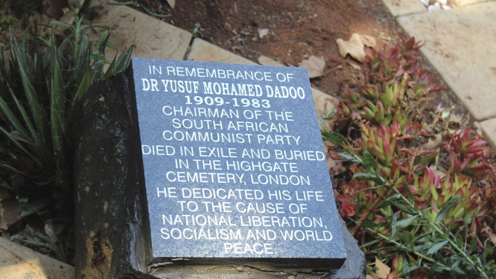 Plaque unveiled in memory of Dr Yusuf Dadoo