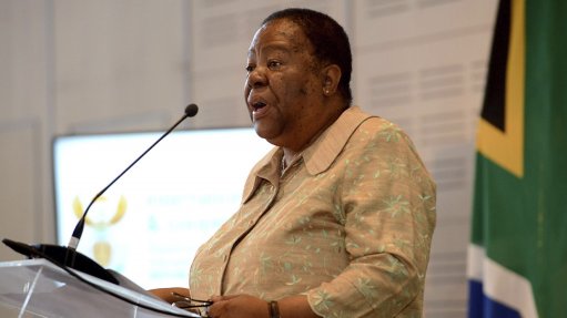 Pandor arrives in New York and reaches out to investors