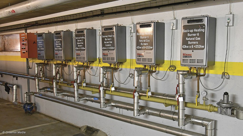 GAS SUPPLEMENTSix 42 kW gas geysers supplement the tripartite water heating technology used at Wits Junction