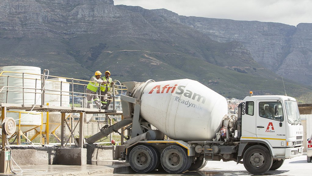 REUSE, RECYCLE
AfriSam recycles and reuses water at all its readymix operations by means of recycling pits