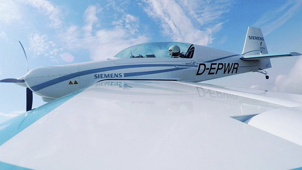 An Extra 330LE sports aeroplane, powered by a Siemens eAircraft-developed electric motor